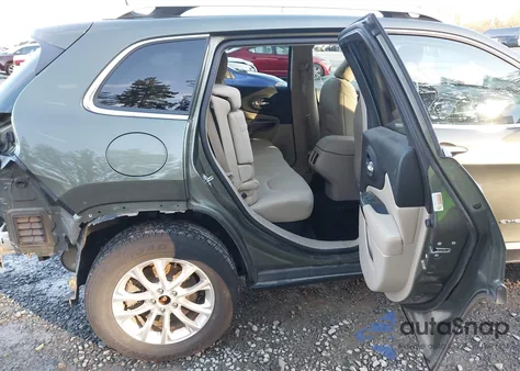 2019 Jeep Cherokee Latitude 4X4 z USA, uszkodzony, nr VIN 1C4PJMCB4KD281943